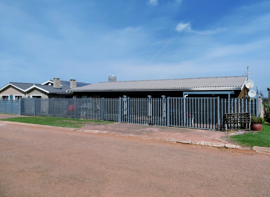 3 Bedroom Property for Sale in C Place Eastern Cape